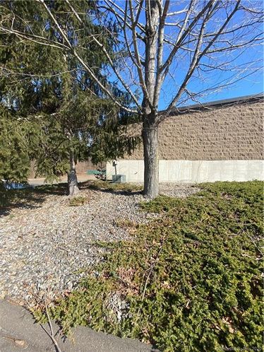 9 Moody Rd, Enfield, CT 06082